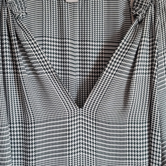 Lewit women’s black and white
Plaid dress - size 8 - Picture 7 of 9
